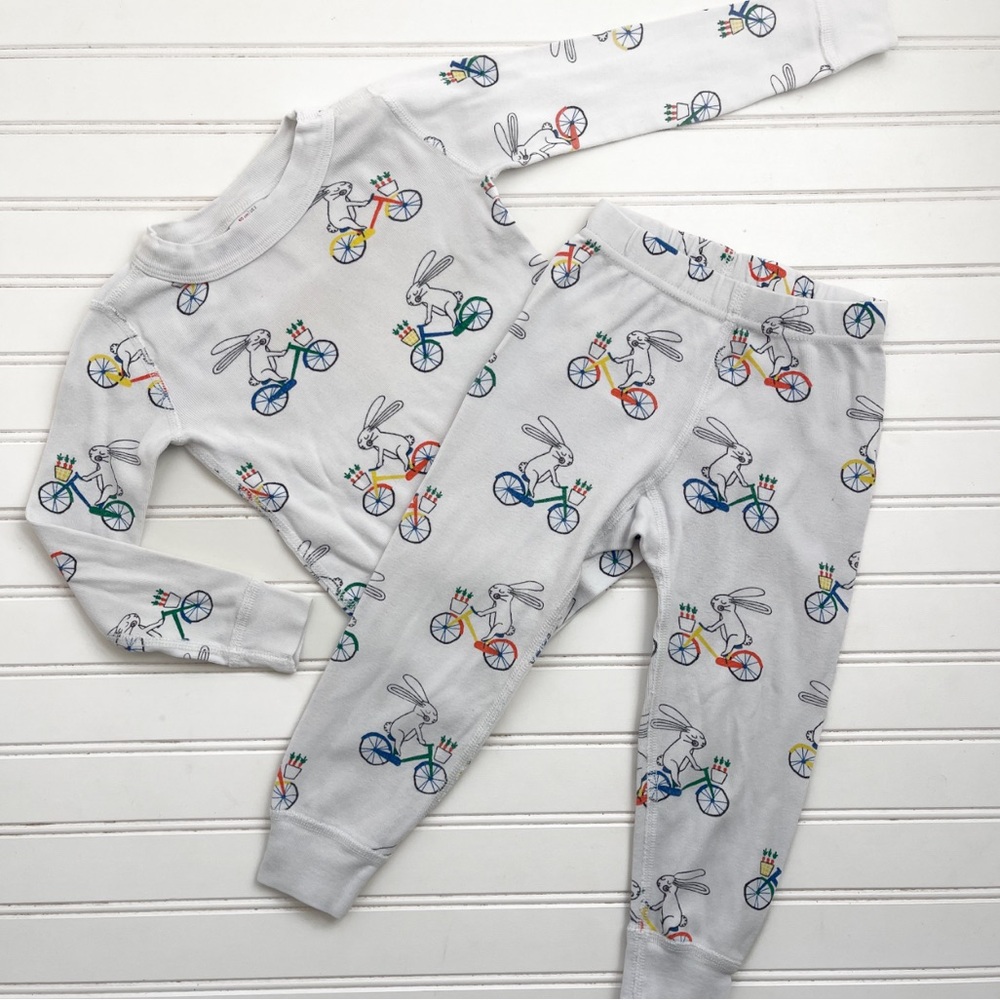 HANNA ANDERSSON 100% Organic Cotton Colorful Bunnies on Bikes Pajama Sef